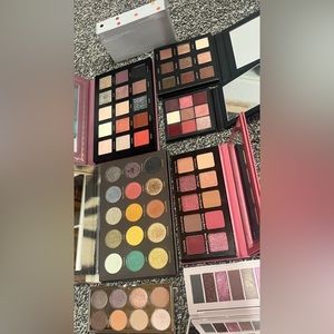 Huge Eyeshadow Bundle (9) Huda - IL Makiage - Violet Voss - Nomad - and more!